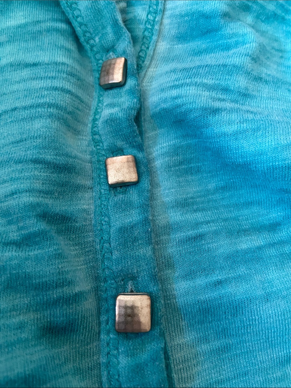 Women’s Ariat Teal Pullover Shirt, Roll Tab Sleeves, Size Medium - Picture 5 of 9